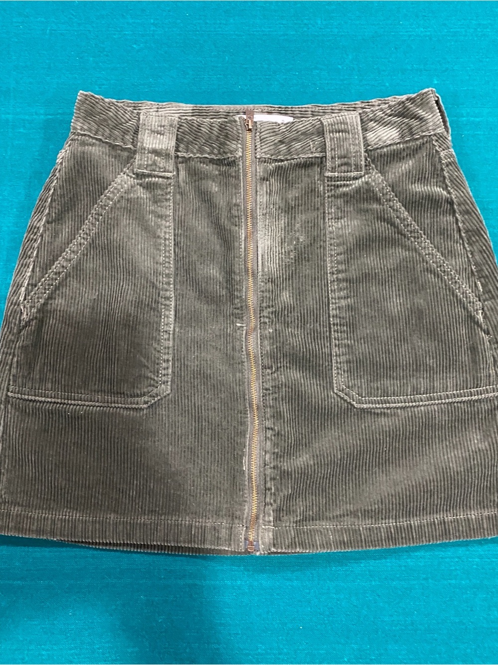 Hollister Olive Green Corduroy Front-Zip Mini Skirt Ultra High-Rise Size 3